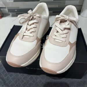 Naturalizer Women's Cream and Tan Sneakers